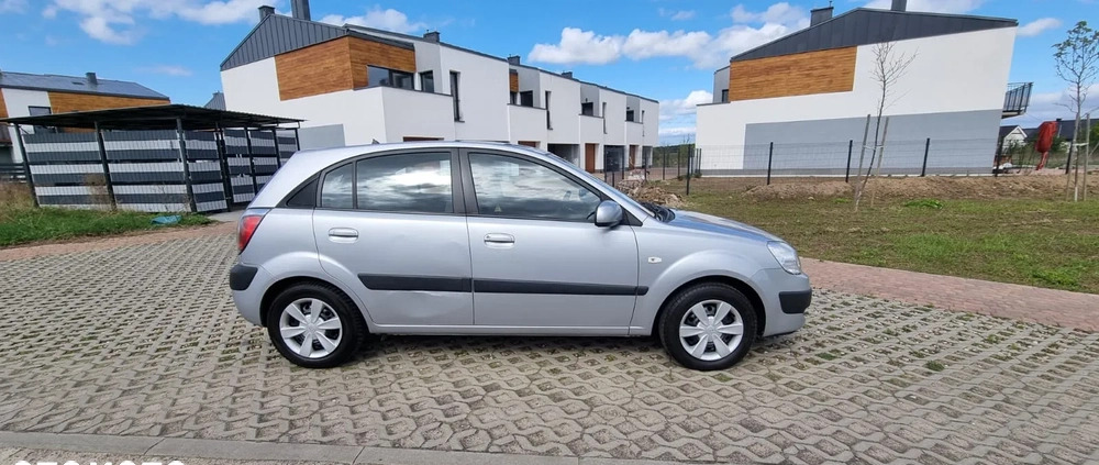 Kia Rio cena 10000 przebieg: 123000, rok produkcji 2006 z Kłodawa małe 121